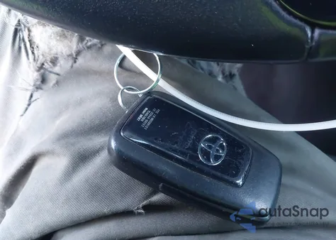 2020 Toyota C-Hr Xle z USA, uszkodzony, nr VIN NMTKHMBX4LR104770